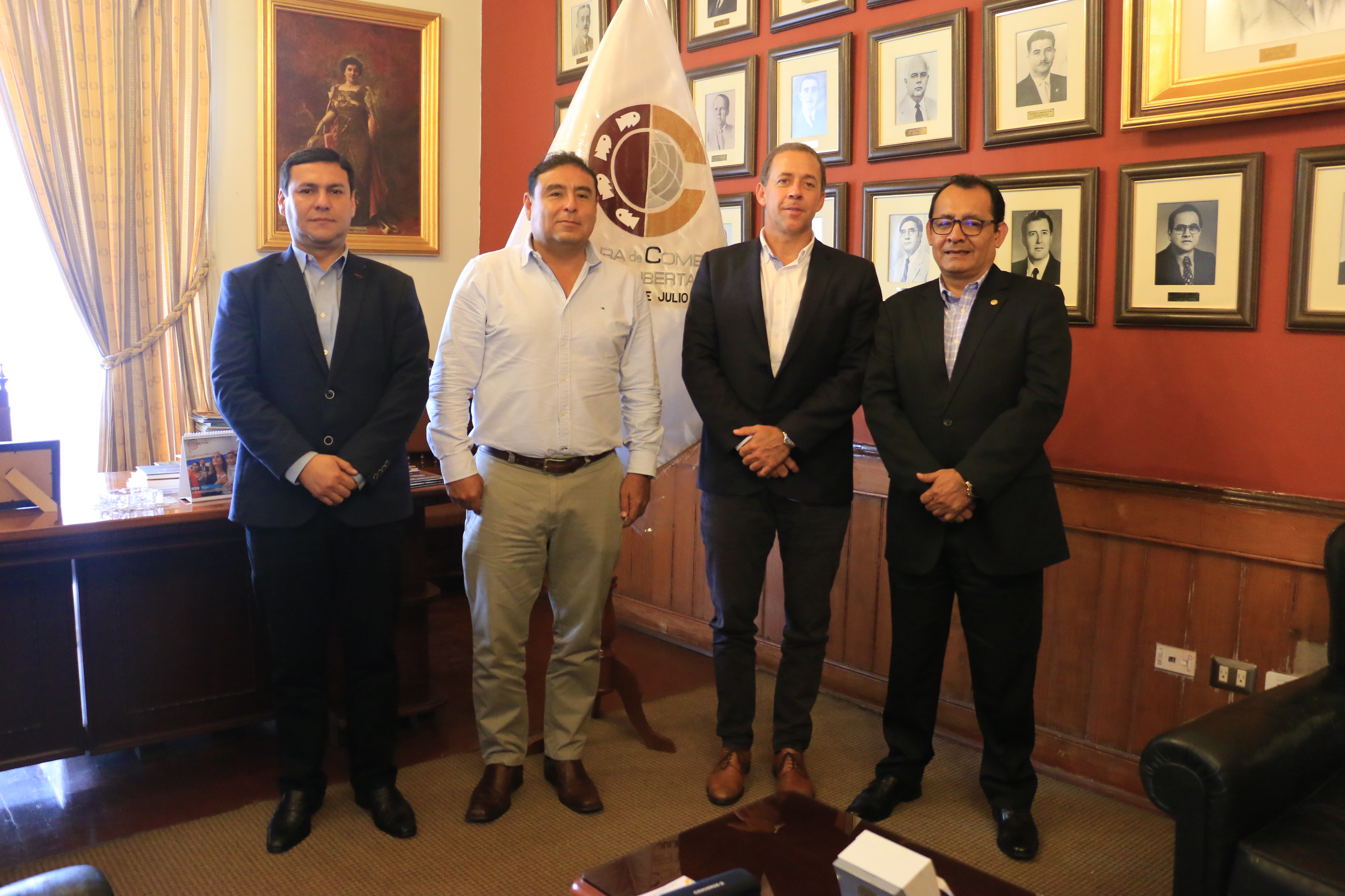 Ricardo Varillas (CCLL), Guillermo Benavides (CCLL), Fernando Zapater (Ingram micro), Fernando Guerra (CCLL)
